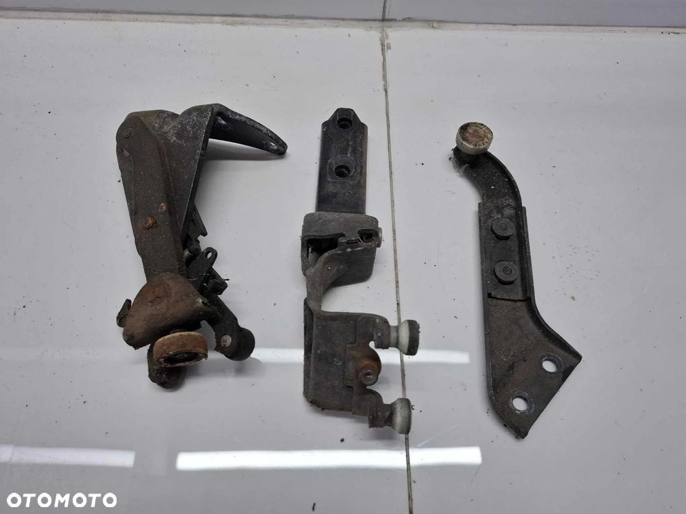 ROLKA ROLKI PROWADNICE DRZWI PRZESUWNYCH PRAWYCH VW T5 TRANSPORTER CARAVELLE - 1