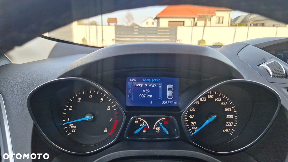 Ford Kuga 1.6 EcoBoost 2x4 Titanium - 22