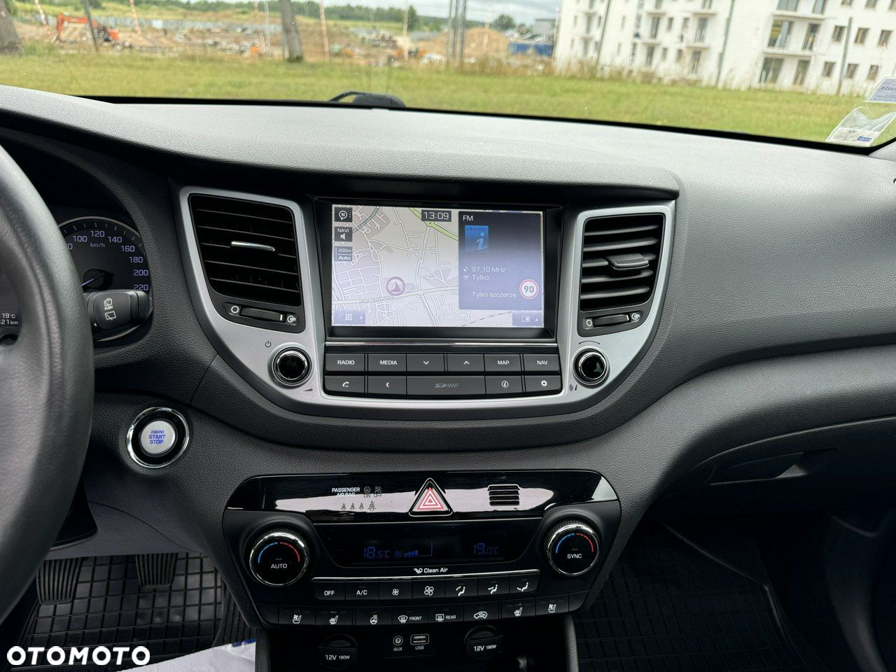 Hyundai Tucson 2.0 CRDI BlueDrive GO Plus 2WD - 25
