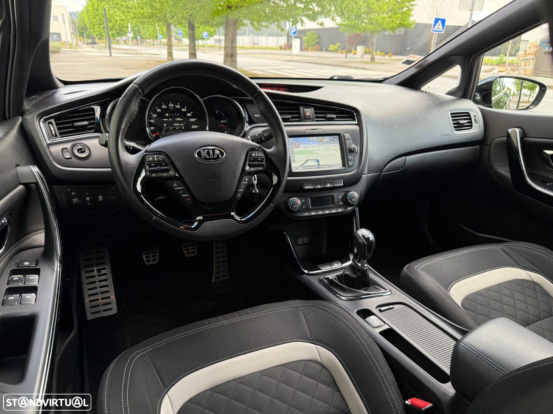 Kia Ceed SW 1.0 T-GDI GT Line - 11