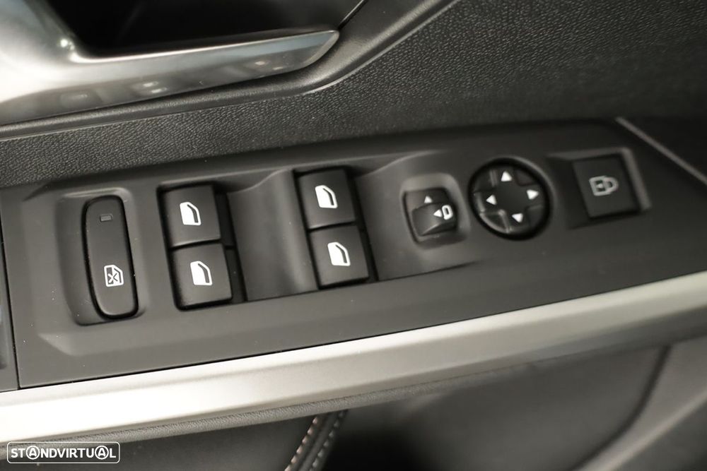 Peugeot 3008 1.2 Hybrid Allure e-DCS6 - 20