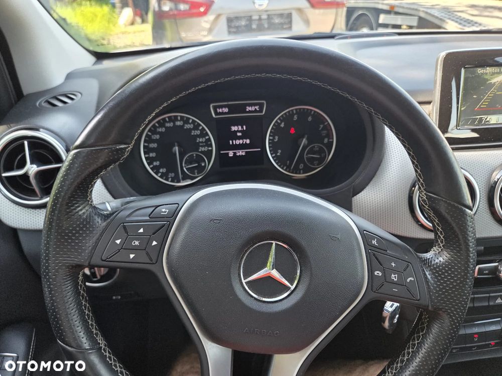 Mercedes-Benz Klasa B 180 BlueEFFICIENCY Edition Style - 9