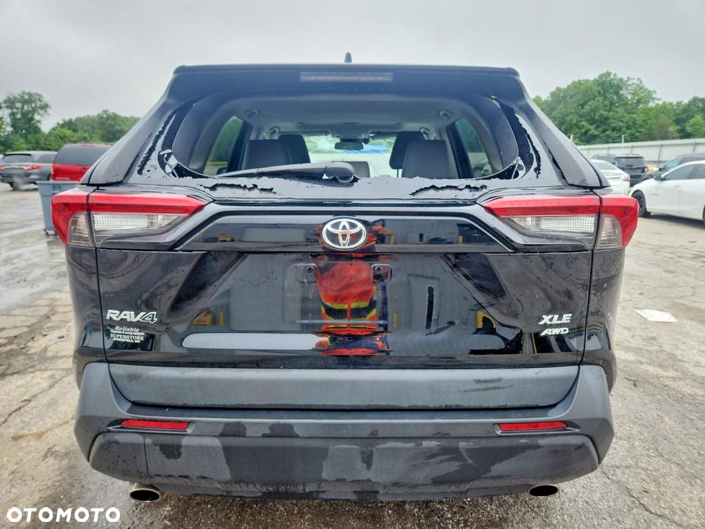 Toyota RAV4 - 6