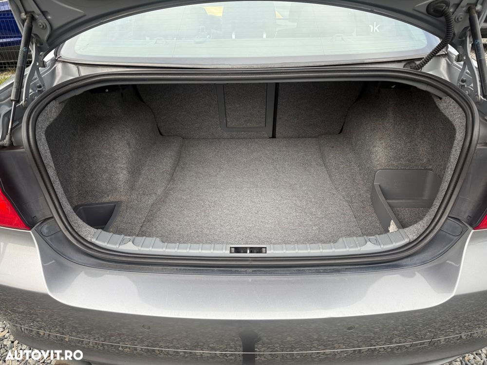 BMW Seria 3 318d Luxury Line - 14