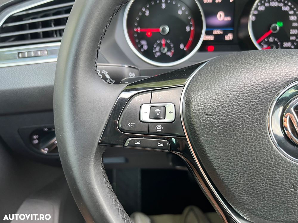Volkswagen Tiguan 2.0 TDI SCR 4MOTION DSG R-Line - 18