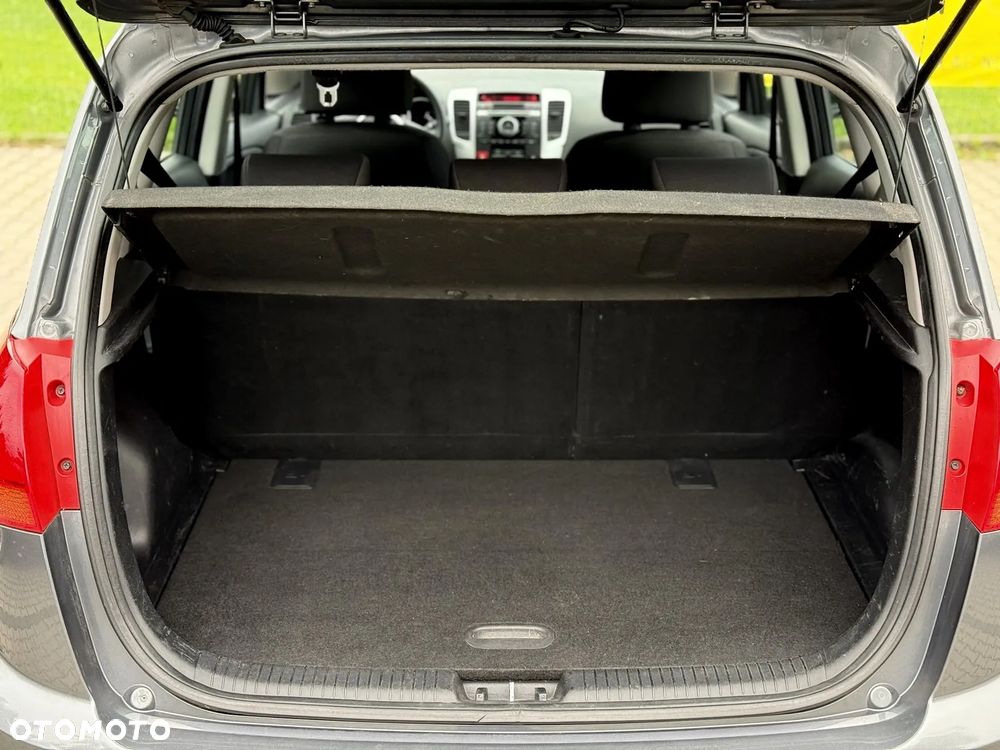Kia Venga 1.4 CVVT Vision - 8