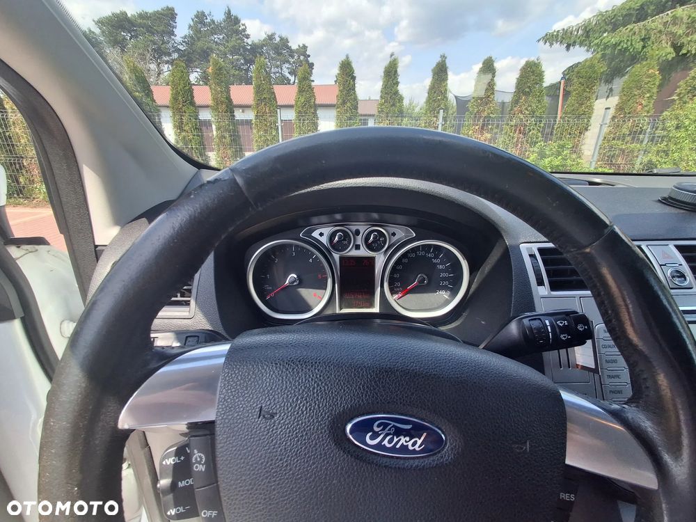 Ford Kuga 2.0 TDCi 4x4 Titanium - 10
