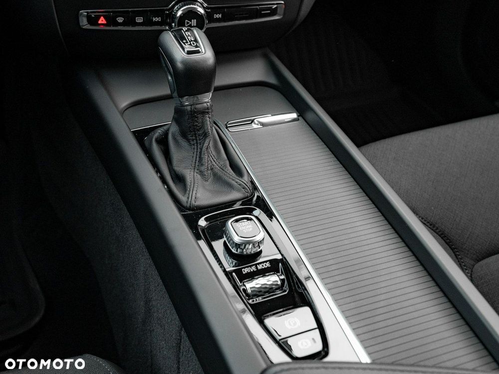 Volvo V60 Cross Country D4 AWD - 19