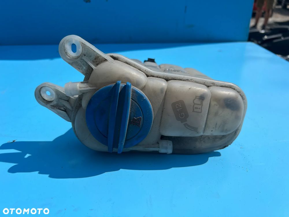 ZBIORNIK SPRYSKIWACZY AUDI A4 B8 8K0121403G - 1