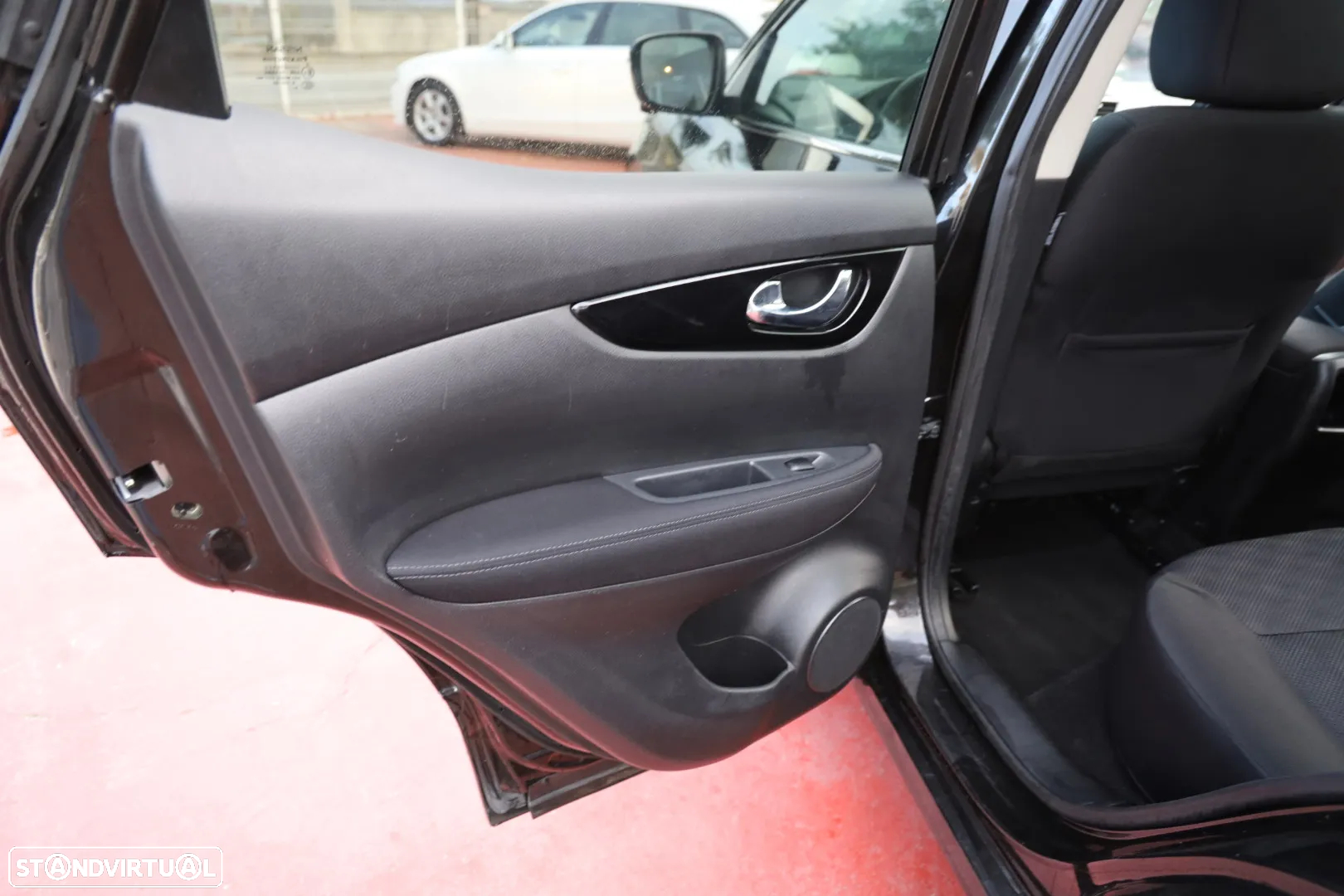 Nissan Qashqai 1.5 dCi N-Connecta 18 - 21