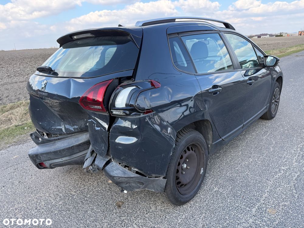 Peugeot 2008 BlueHDi 100 STOP & START Signature - 4