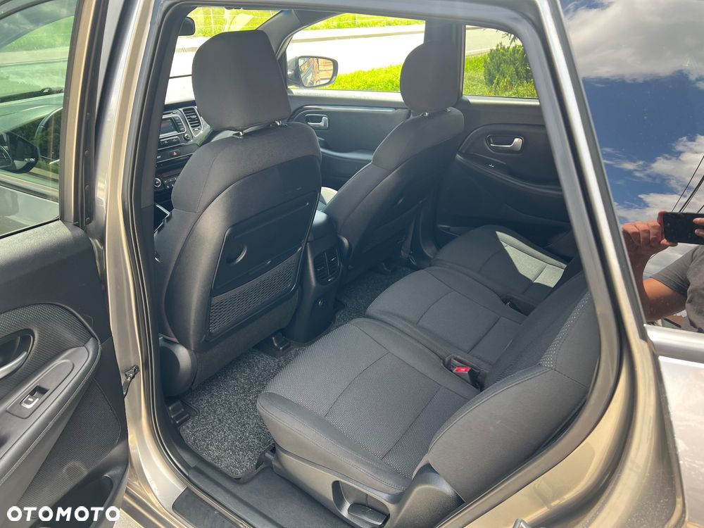 Kia Carens 1.7 CRDi 141 Dream Team Edition - 24
