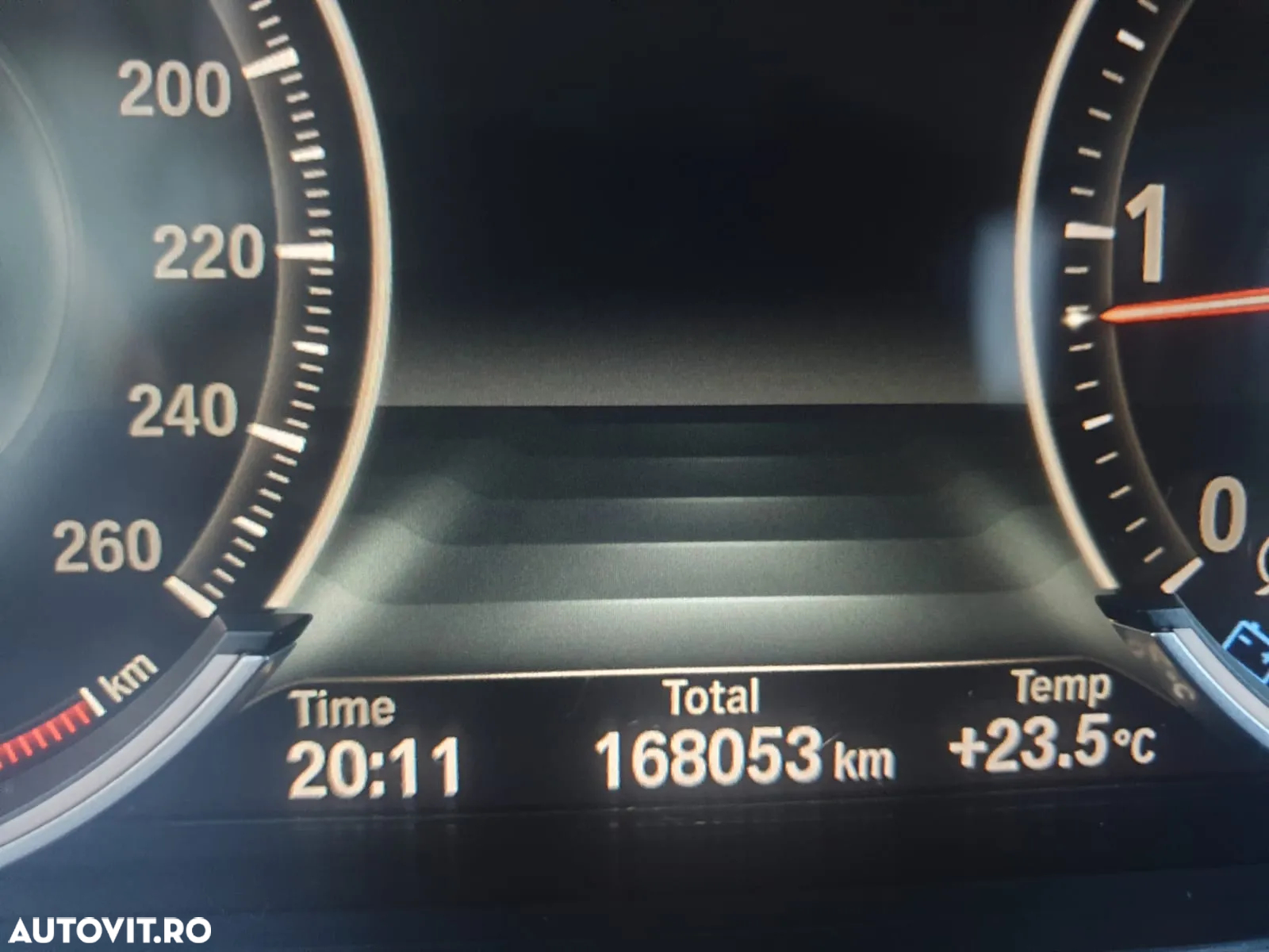 BMW Seria 5 525d xDrive AT - 36