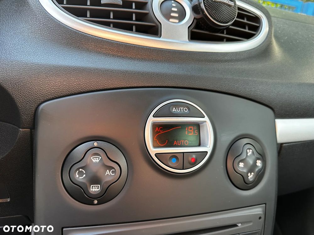 Renault Clio 1.2 16V 75 Expression - 29