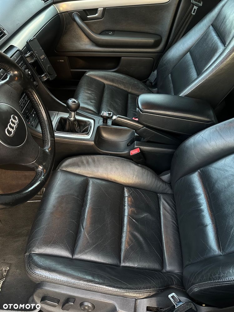 Audi A4 Limousine 3 - 12
