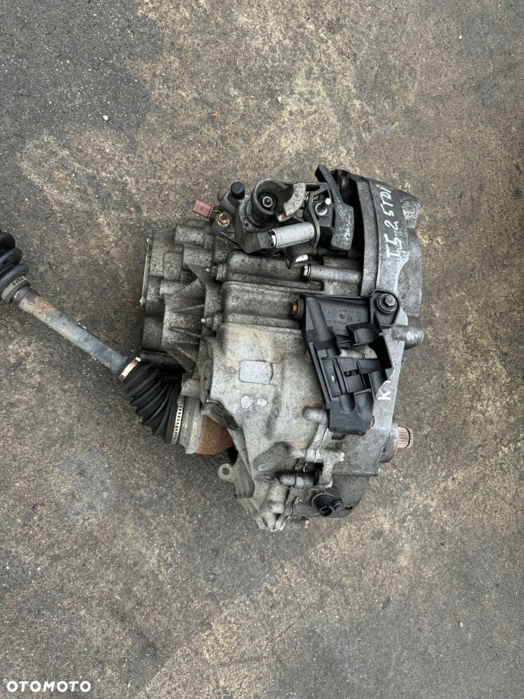 VW T5 2,5TDI 04-10r skrzynia 6 biegów KPE - 2