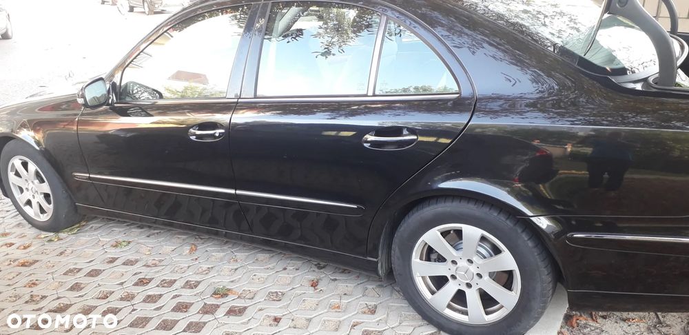 Mercedes-Benz Klasa E - 23