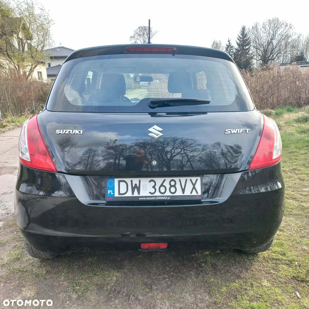Suzuki Swift 1.2 Club - 4