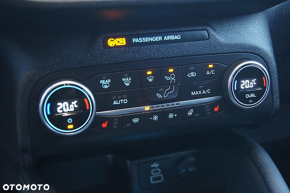 Ford Kuga 1.5 EcoBlue TITANIUM - 36