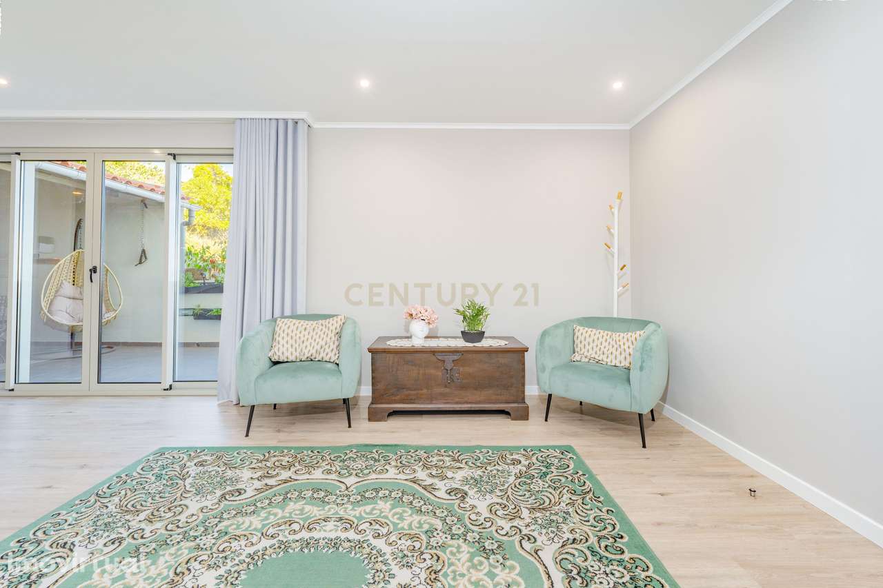 Espaçosa Moradia T3 + 1 com Vista Mar Deslumbrante- Santa Cruz - Grande imagem: 4/36