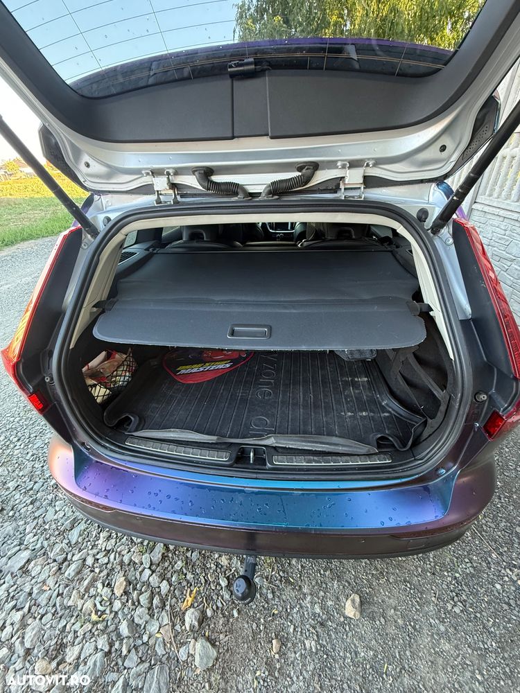 Volvo V60 D3 Momentum - 32
