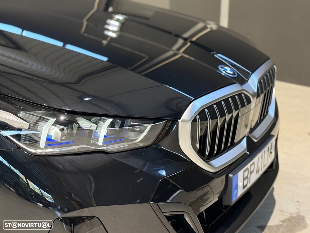 BMW 530 e Pack Desportivo M - 17
