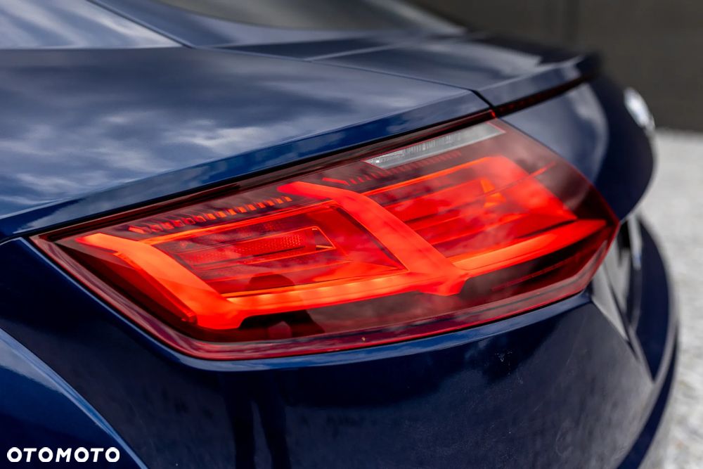 Audi TT Coupé - 8