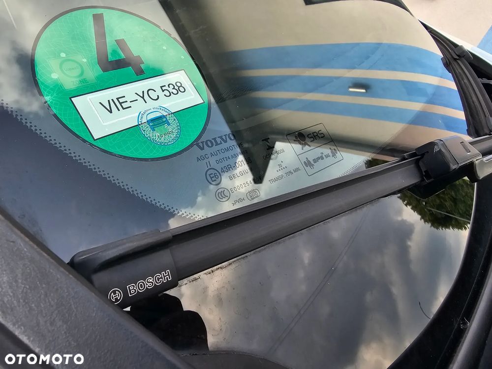 Volvo V40 D4 Drive-E R-Design Summum - 19