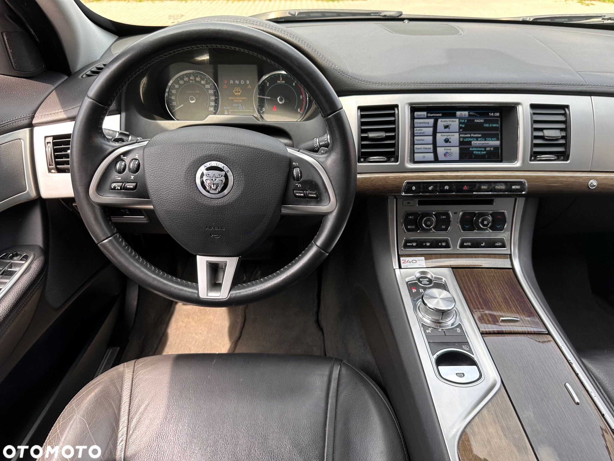 Jaguar XF 2.2 D Premium Luxury - 12