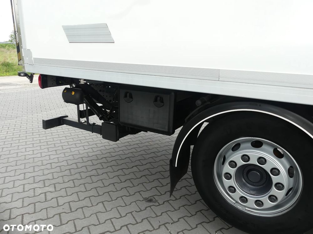 DAF CF 370 / 6x2 / CHŁODNIA 8.25 + WINDA / EURO 6 / 330 TYS KM / - 7