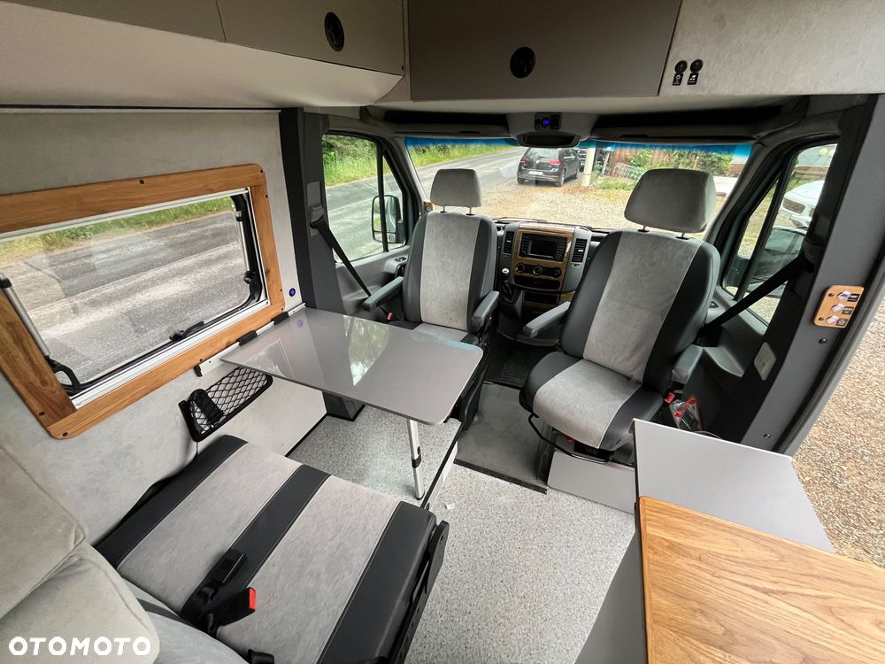 Mercedes-Benz Sprinter - 10