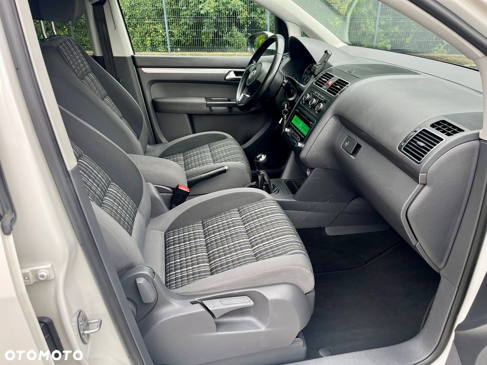 Volkswagen Touran 2.0 TDI DPF Cross - 14