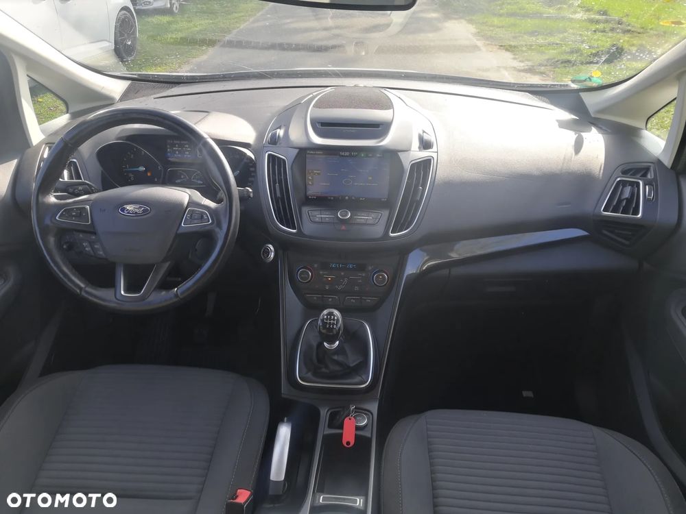 Ford Grand C-MAX - 11