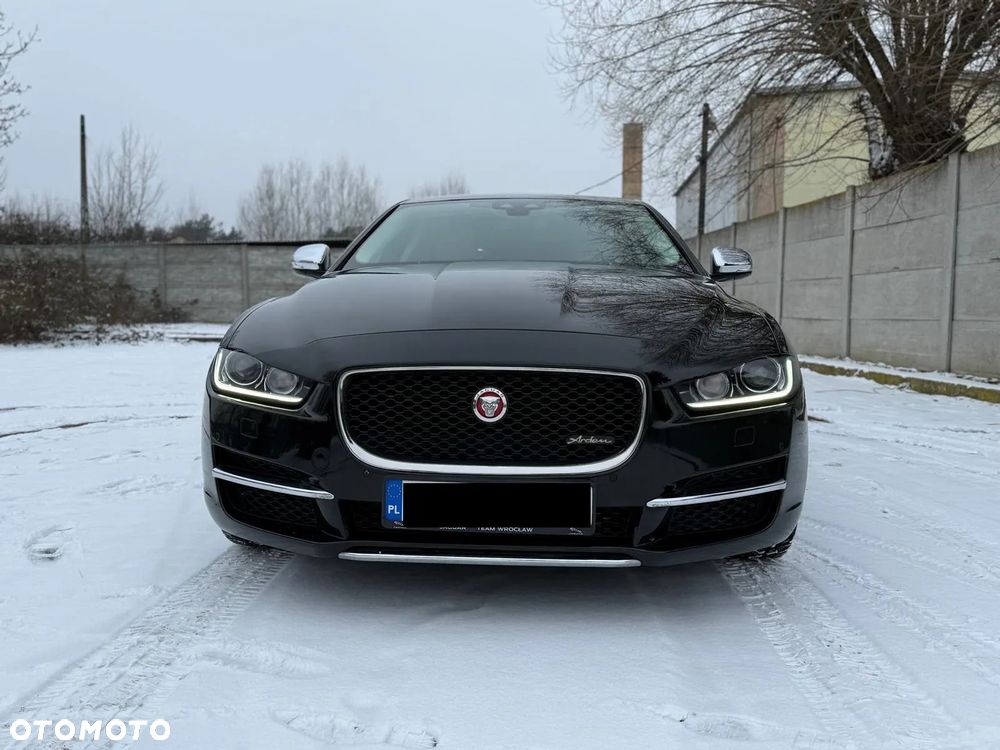 Jaguar XE 2.0 D Prestige - 1