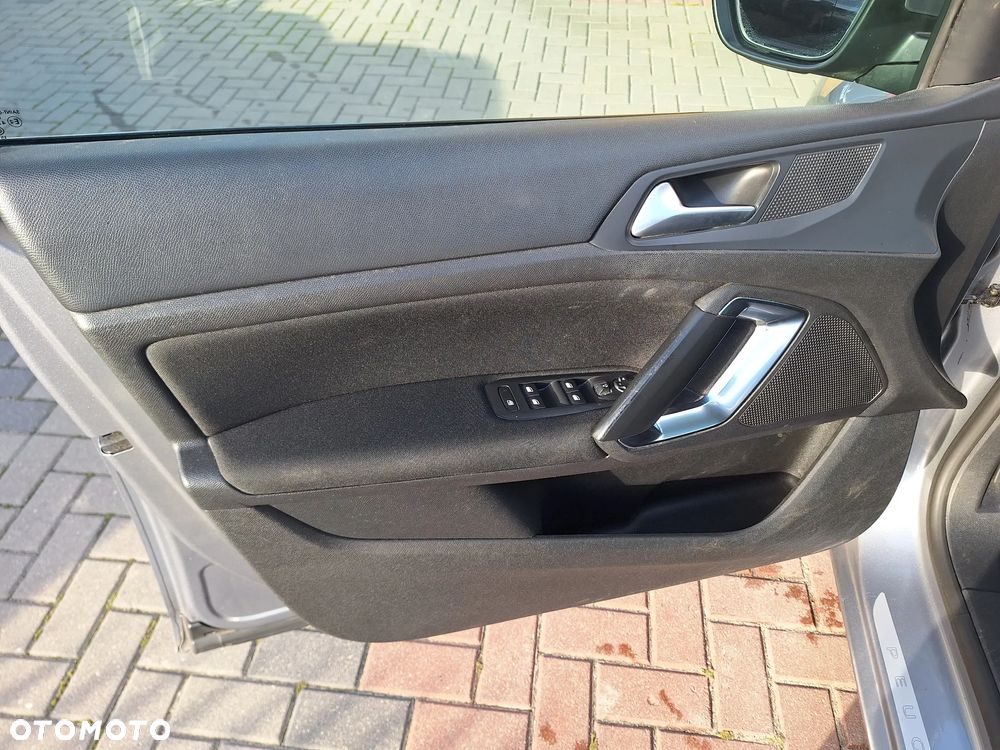 Peugeot 308 1.6 BlueHDi Allure S&S - 15