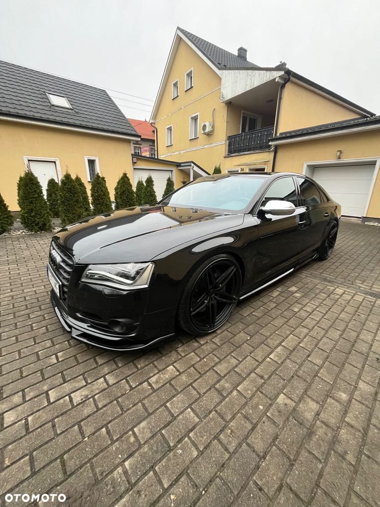 Audi S8 - 12