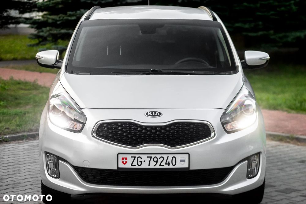 Kia Carens - 5