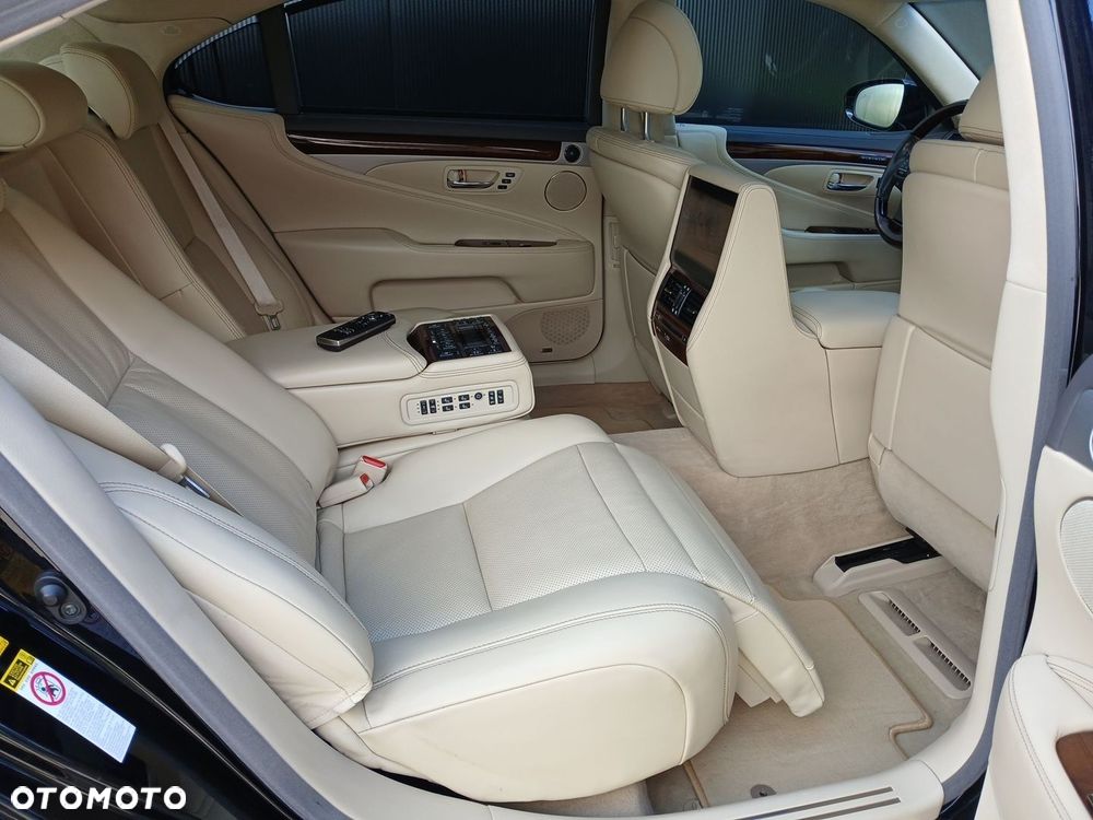 Lexus LS - 34