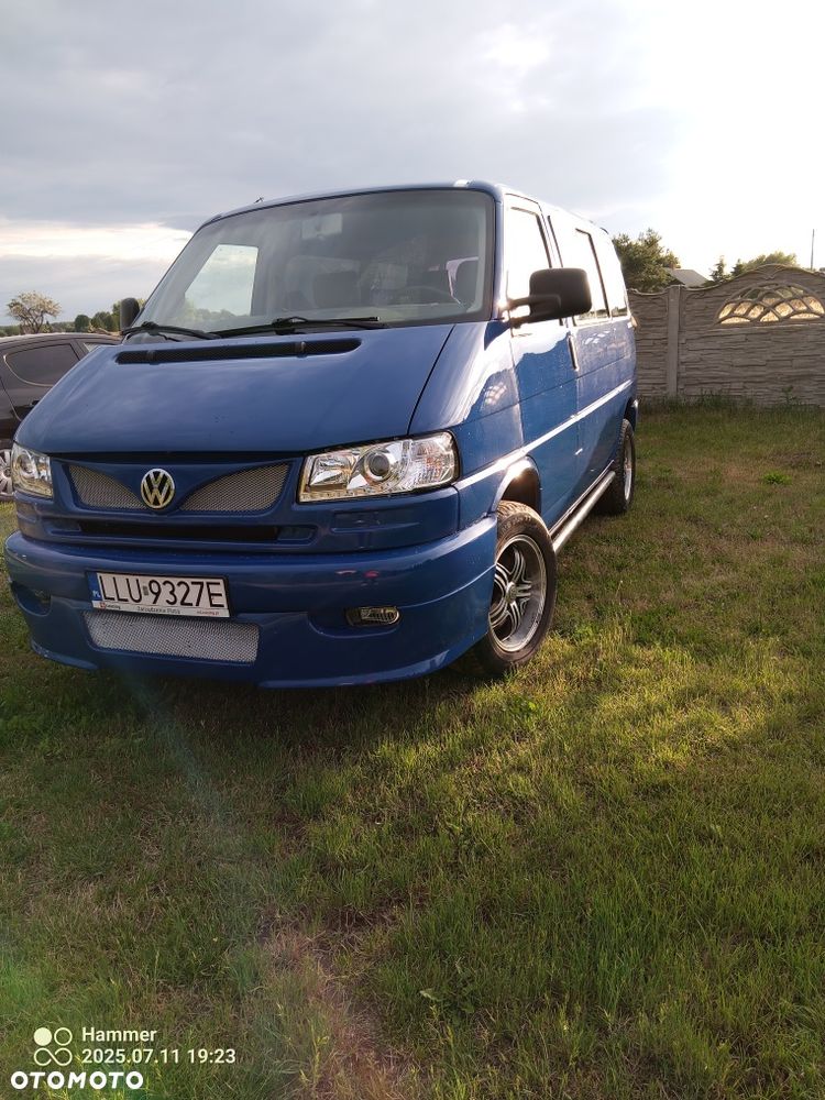 Volkswagen Multivan - 1