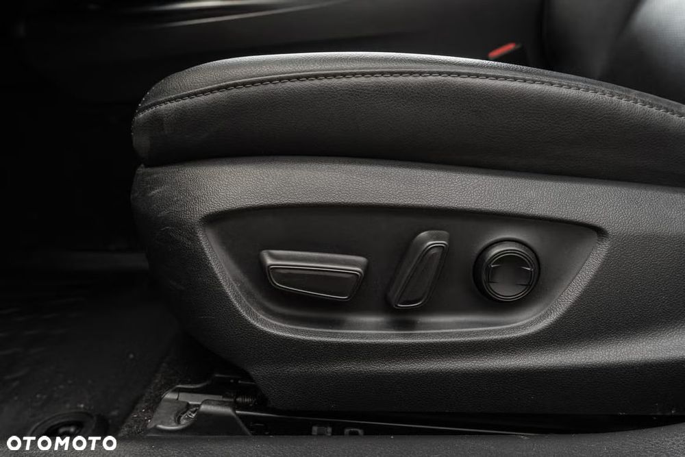 Toyota Camry 2.5 Hybrid Comfort CVT - 26