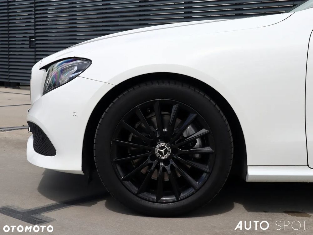 Mercedes-Benz Klasa E 220 d Coupe 9G-TRONIC - 4