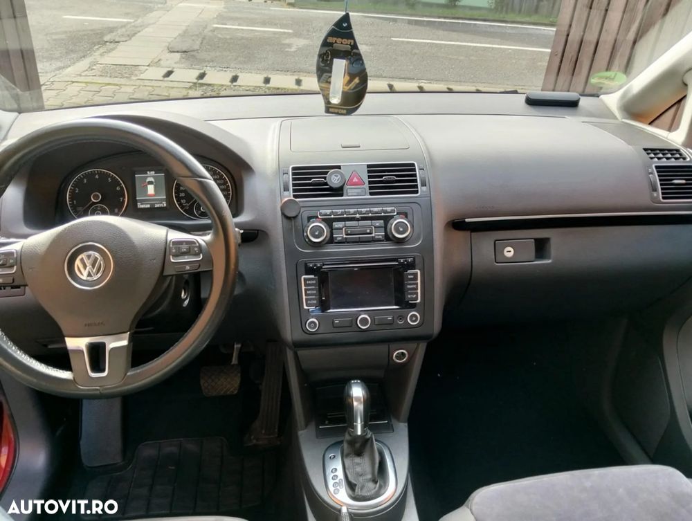 Volkswagen Touran 1.4 TSI DSG Conceptline - 9