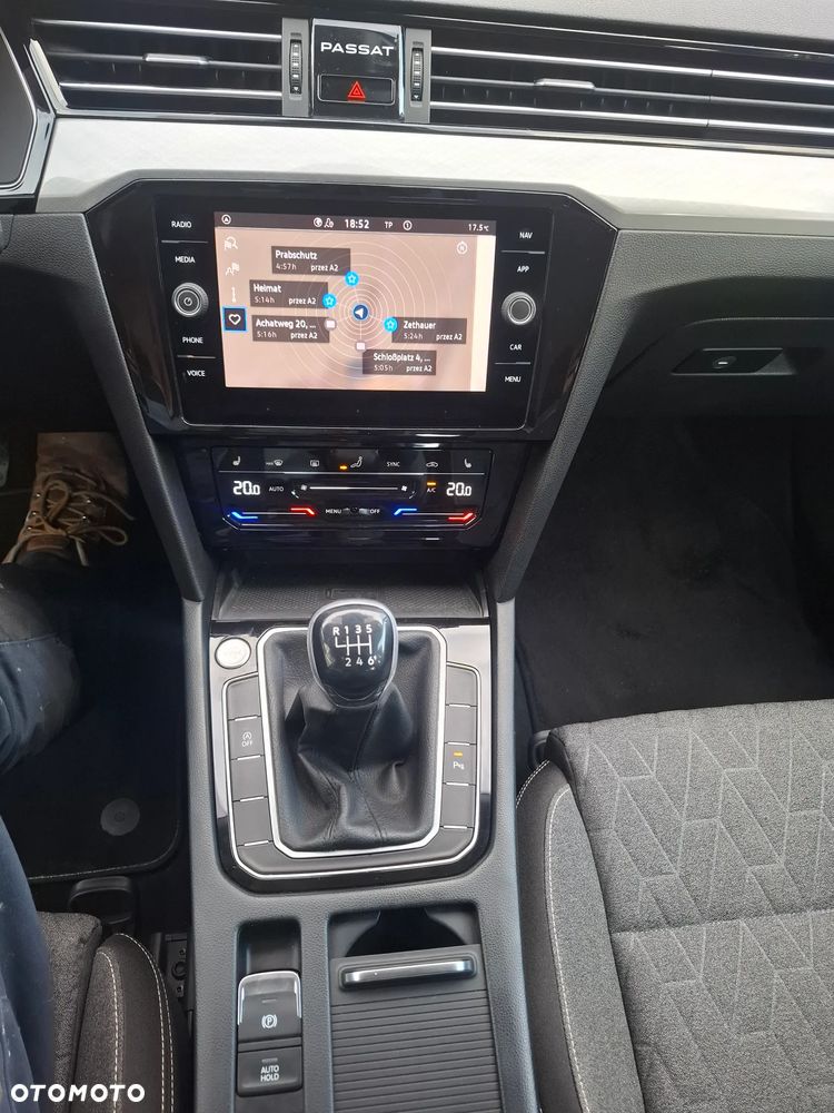 Volkswagen Passat 2.0 TDI SCR Elegance - 27