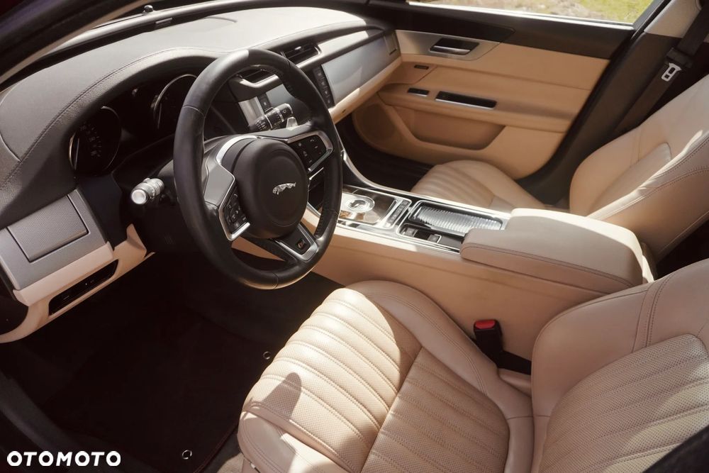 Jaguar XF 3.0 V6 Kompressor - 8