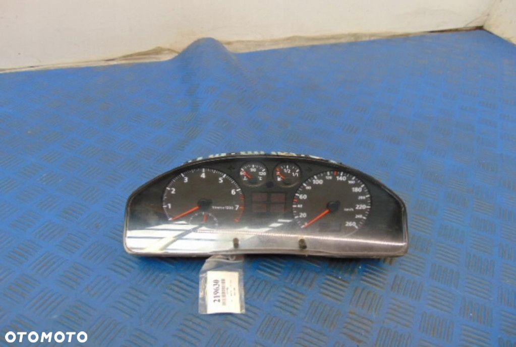 AUDI A4 B6 1.6B LICZNIK PRZEBIEG NIE ZNANY 88311225 - 1
