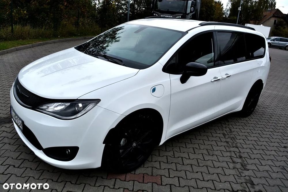 Chrysler Pacifica - 22
