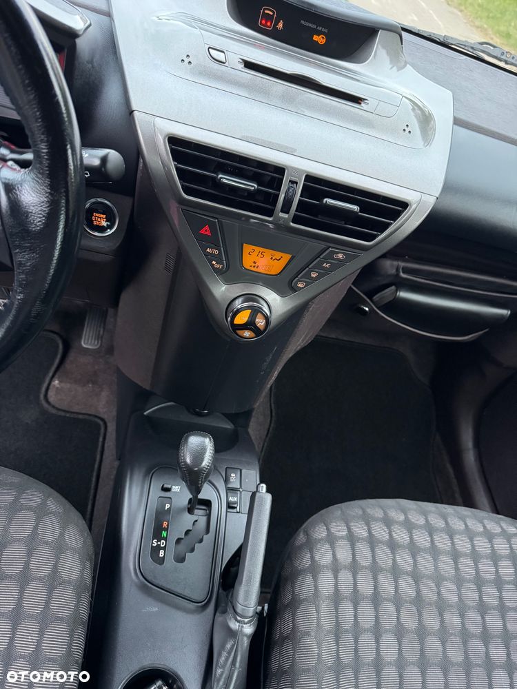 Toyota iQ 1.0 Multidrive + - 7