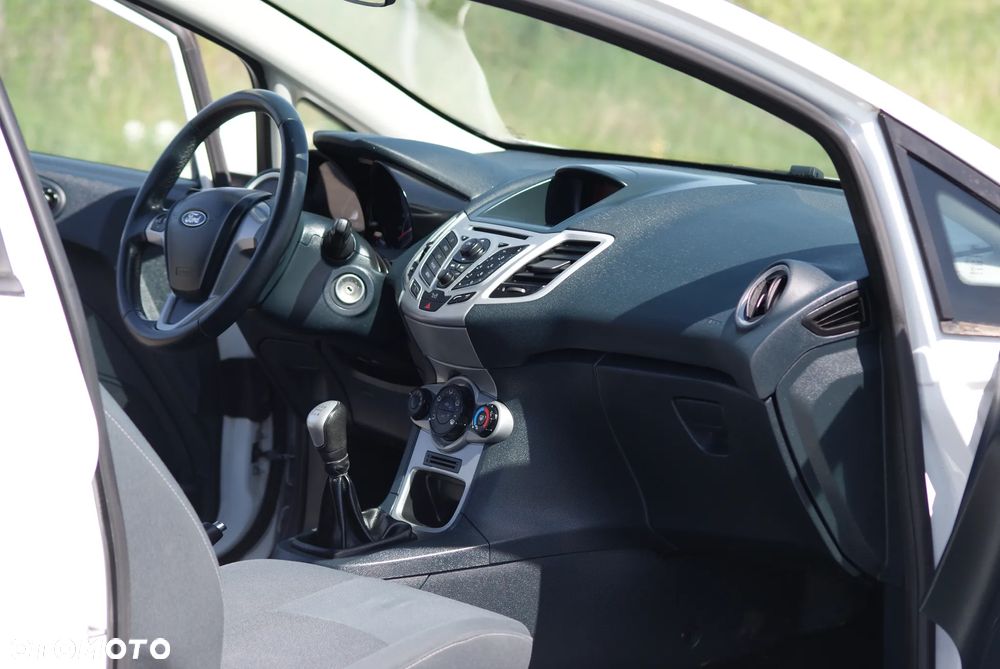 Ford Fiesta 1.25 Champions Edition - 4
