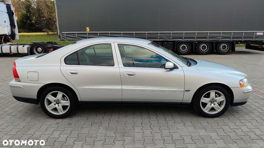 Volvo S60 D5 Kinetic - 4