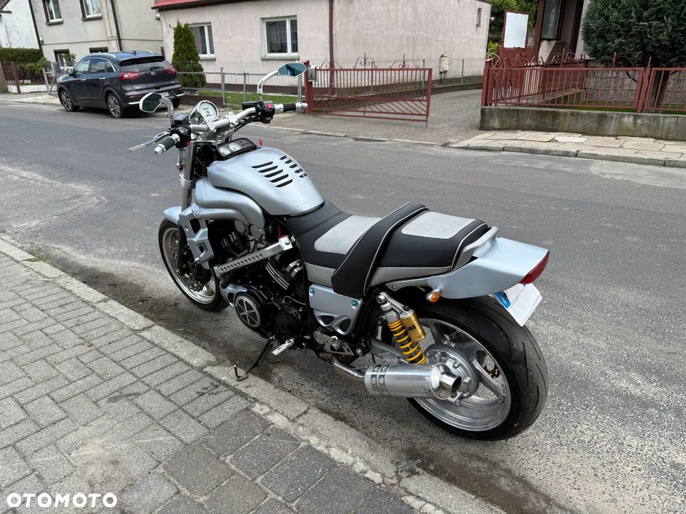 Yamaha V-MAX - 6